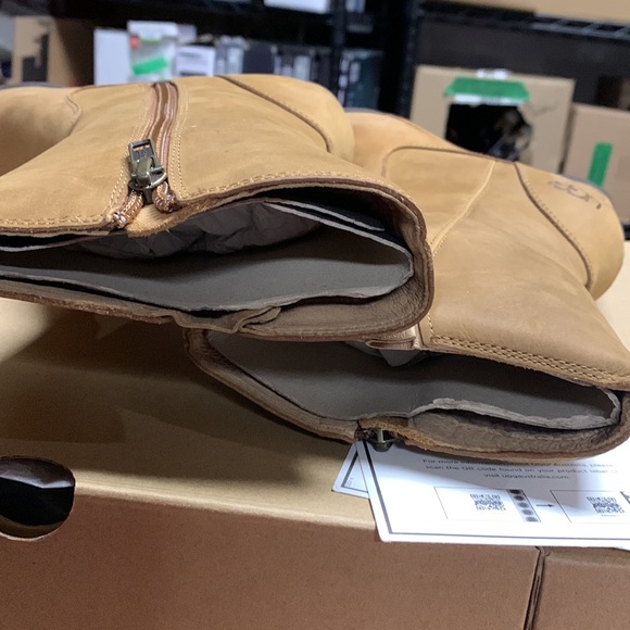 UGG Joely Shearling Lined Wedge Boot Chestnut Leather, Womens Size 6 US/ 37 EU - Picture 5 of 8